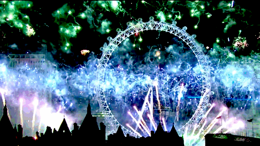 New-Years-Eve-Fireworks-London.gif.c72ad02cc9838a3fd5a29acbc84973ca.gif