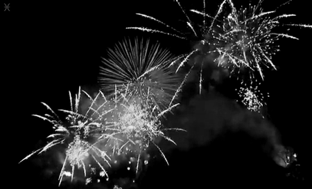 fireworks-animated-gif-7.gif.6c800f23c92e9accf674ee97dc350e30.gif