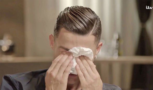 Juventus-star-Cristiano-Ronaldo-breaks-down-in-tears-during-interview-with-Piers-Morgan-2060399.jpg.502d15edb60fb418fae4afbfed4b3bed.jpg